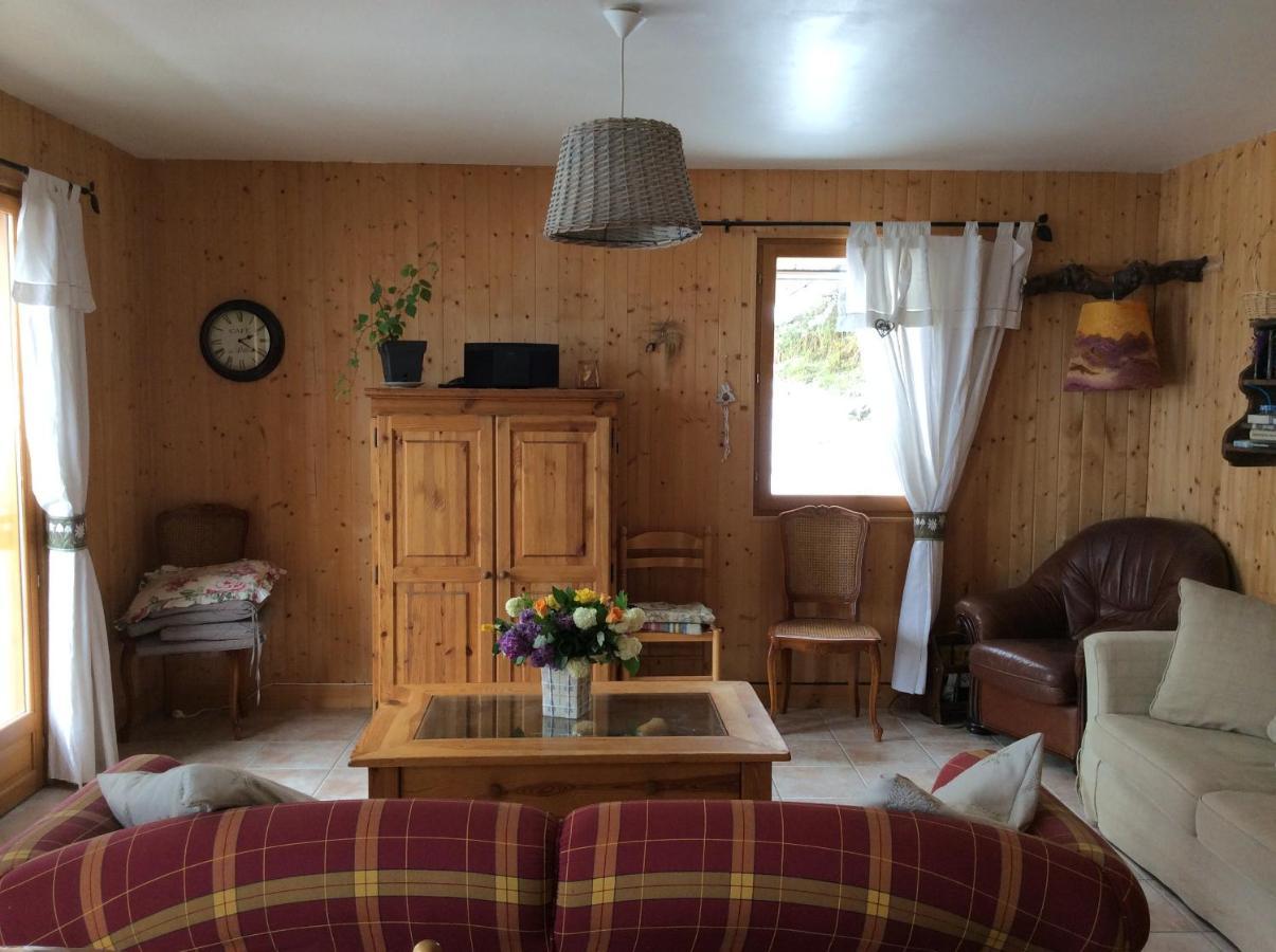 Chambre D'Hote Les Carlines Арвию Екстериор снимка