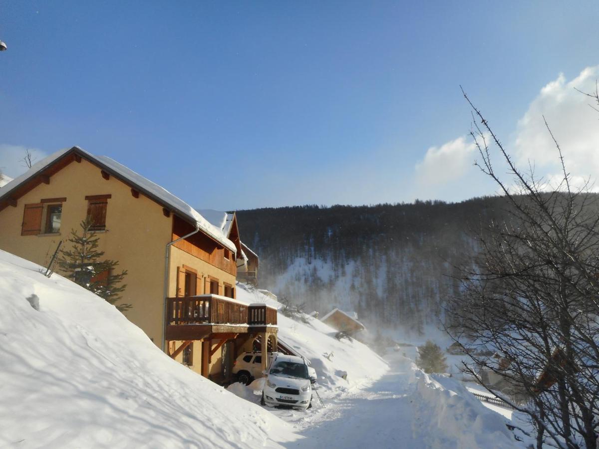 Chambre D'Hote Les Carlines Арвию Екстериор снимка